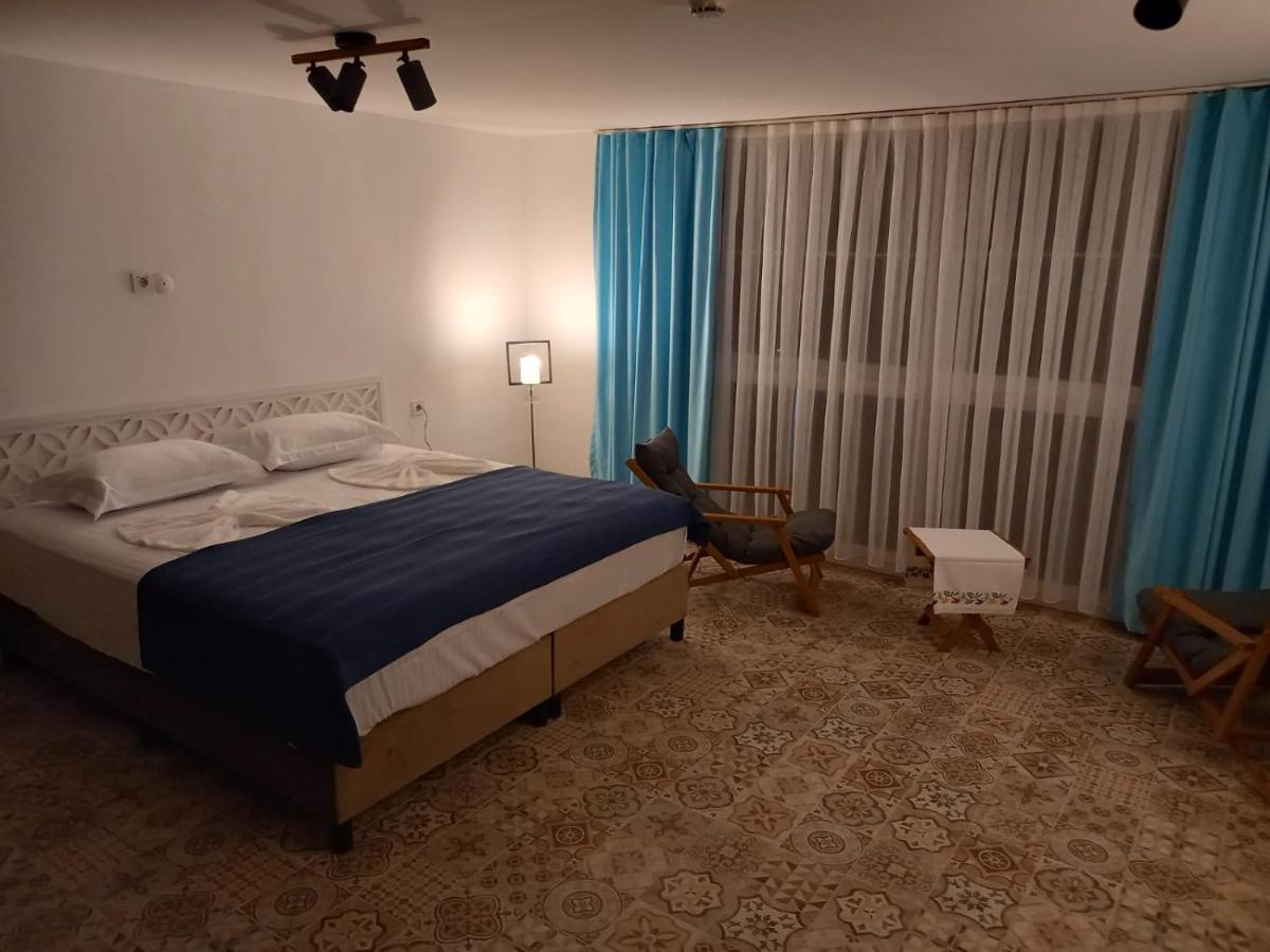 Apelles Butik Otel Сеферихисар Екстериор снимка