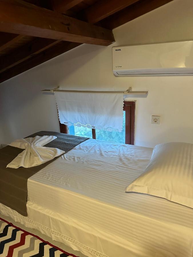 Apelles Butik Otel Сеферихисар Екстериор снимка